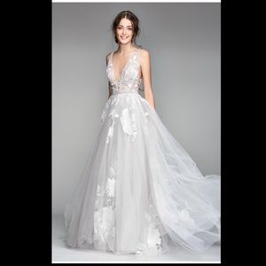 Willowby Galatea wedding dress Size 4